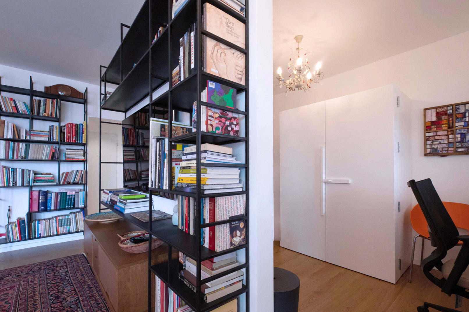 Apartment in Tel Aviv - Living Room - 13