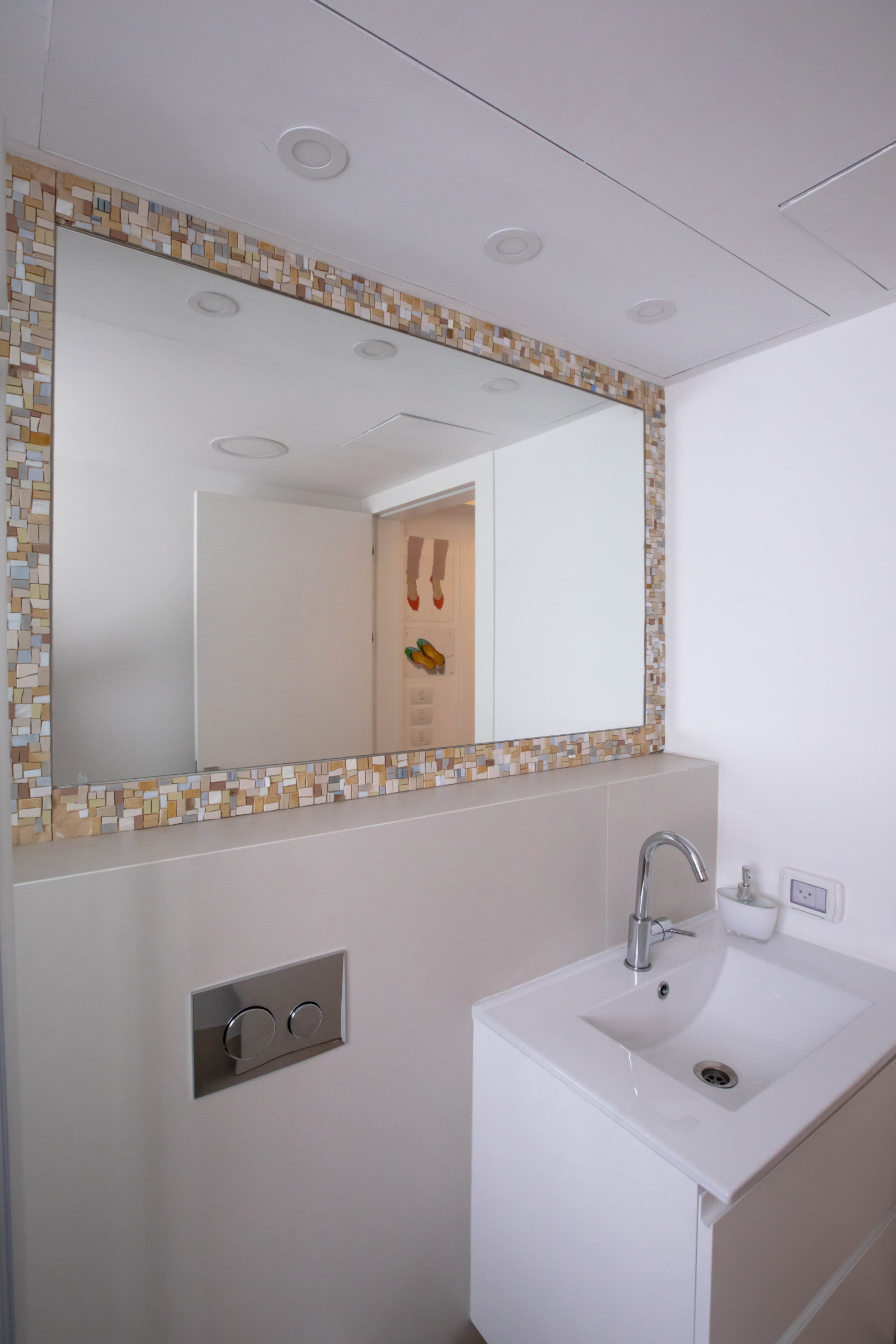 Apartment in Tel Aviv - Bathroom - 1