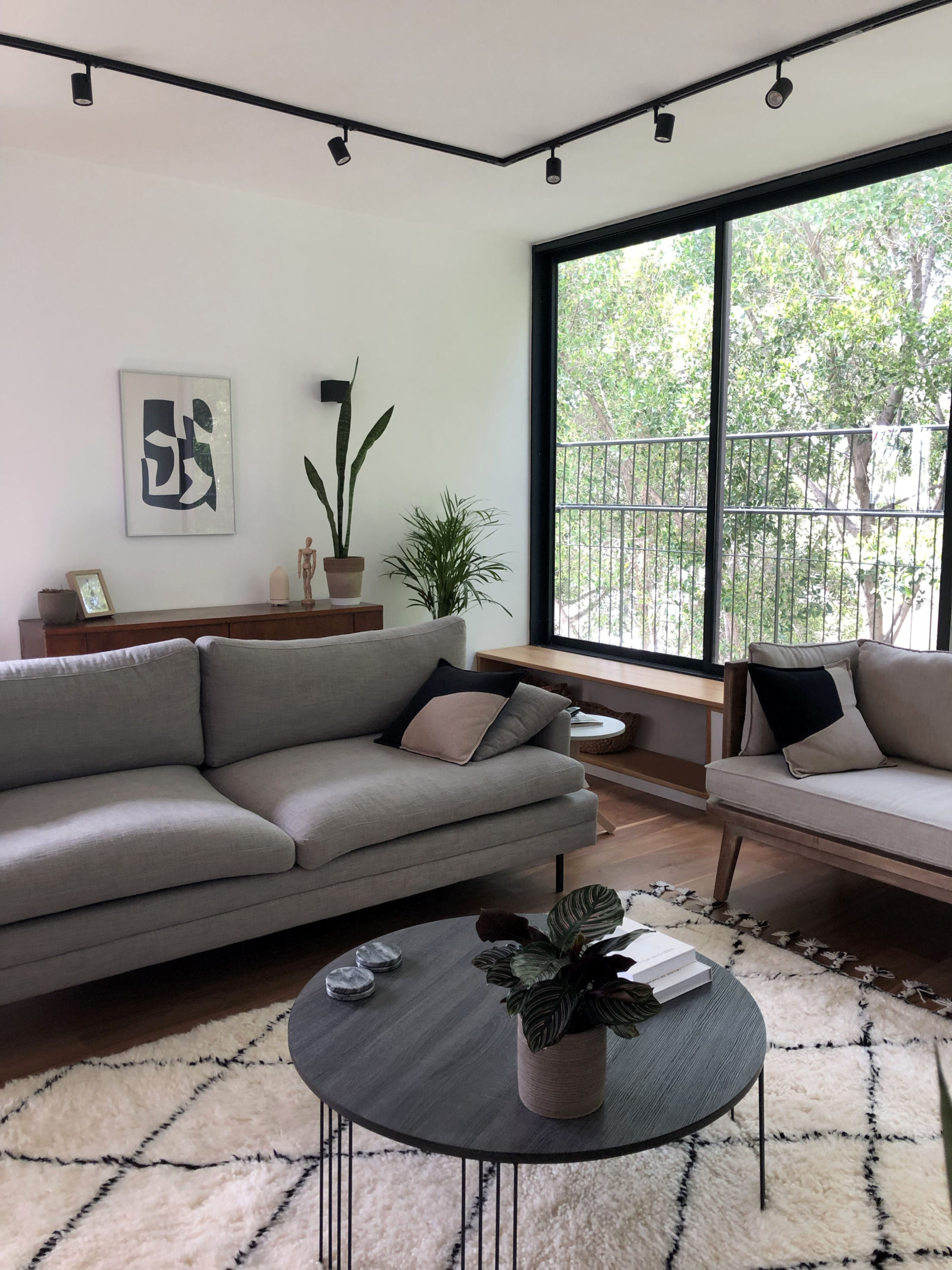 Apartment in Givatayim - Living Room - 4
